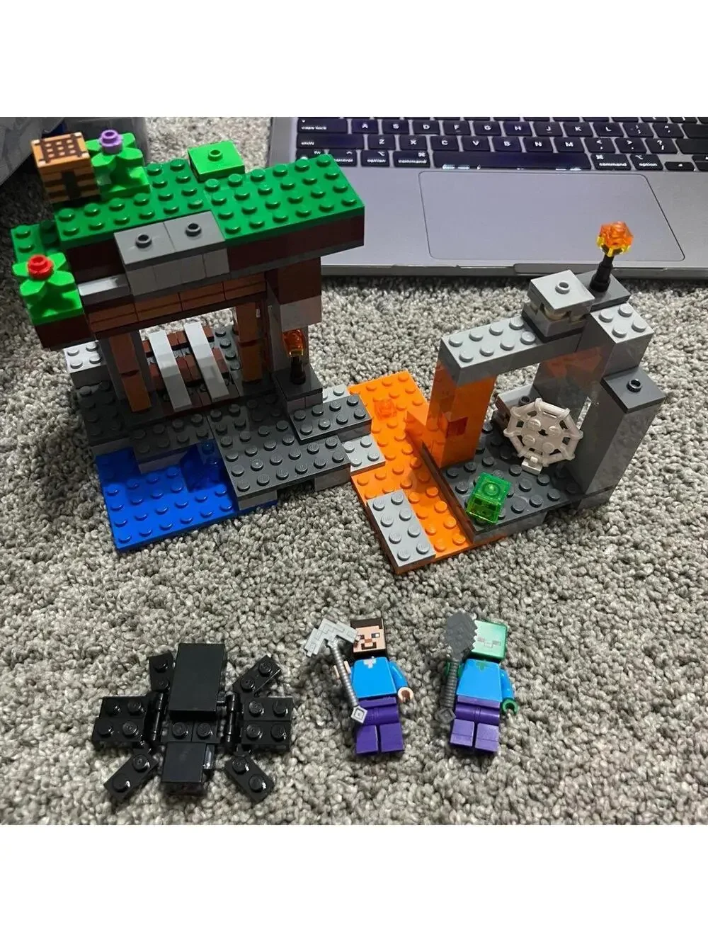 LEGO 21166 - Minecraft - The Abandoned Mine